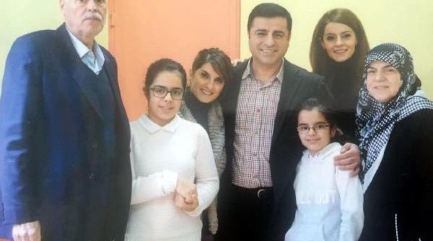 Demirtaş'ın Eşi Ve &Ccedil;ocuklarıyla Cezaevinde &Ccedil;ekilen Fotoğrafı
