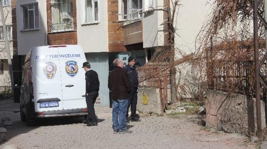 10 Yaşındaki &Ccedil;ocuk 5. Kattan D&uuml;şerek Ağır Yaralandı