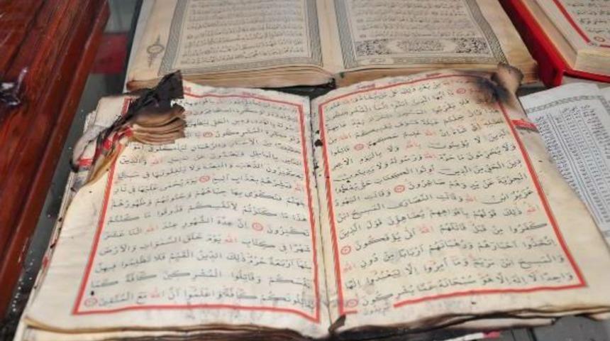 Yangında Zarar G&ouml;rmeyen Kuran-I Kerim'ler Sergilenecek