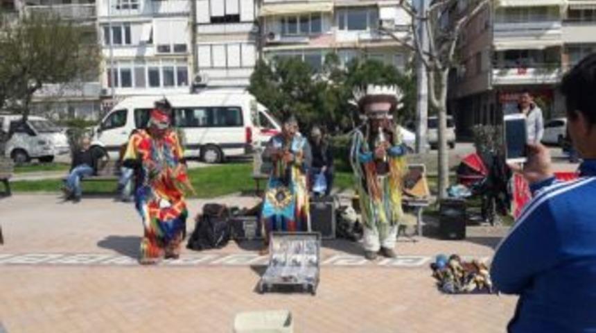 Gemlik Sahili&rsquo;nde Kızılderili Konseri