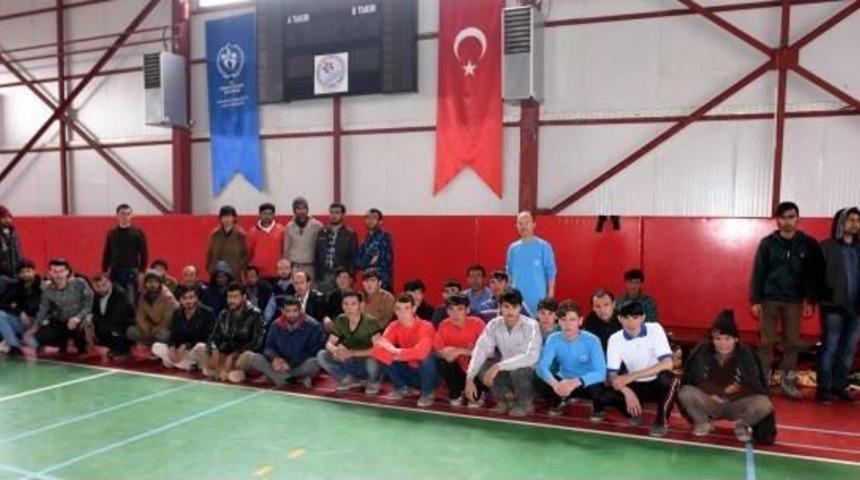 İran'dan Van'a Gelen 150 Afgan Ka&ccedil;ak Otogarda Fark Edildi