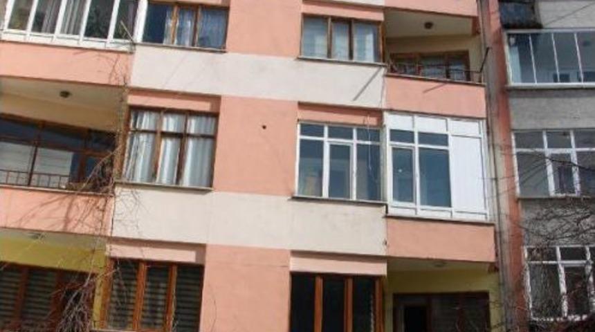 Balkondan D&uuml;ş&uuml;p &Ouml;len Umut'un Dramı
