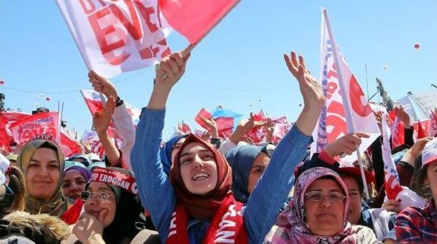 Cumhurbaşkanı Erdoğan: 'evet' &Ccedil;ıkması Halinde Partili Cumhurbaşkanlığı D&ouml;nemi Başlayabilir / Fotoğraflar