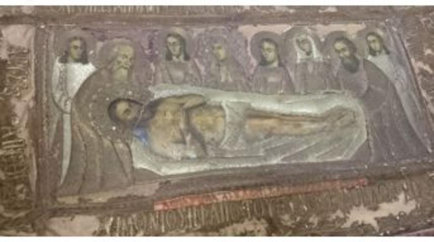 Otomobilden Tarihi Eserler &Ccedil;ıktı