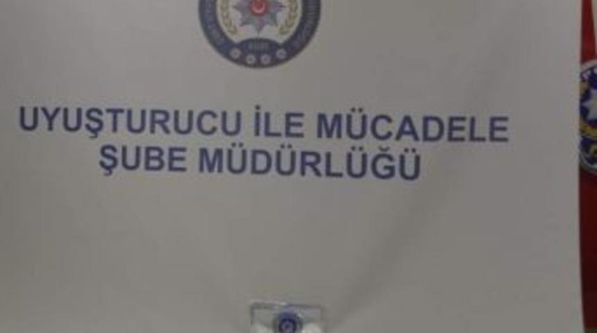 Siirt&rsquo;te Bir Kilo Metamfetamin Maddesi Ele Ge&ccedil;irildi