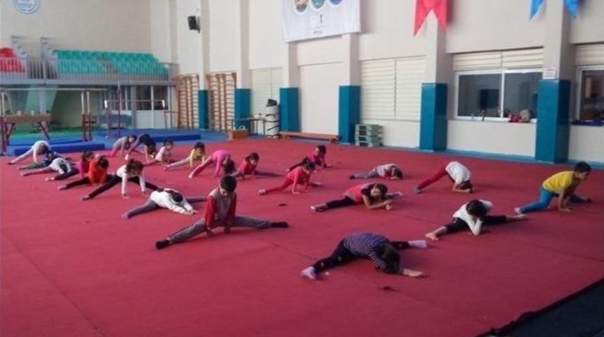 &ldquo;tatil Coşkun, Spor Tutkun Olsun&rdquo; Kurslarına Devam Ediliyor