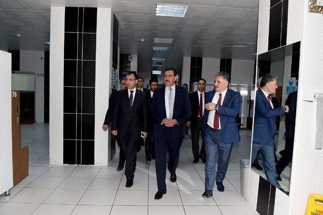 Bakan Tüfenkci Yaşam Ve Spor Merkezinde İncelemelerde Bulundu 2