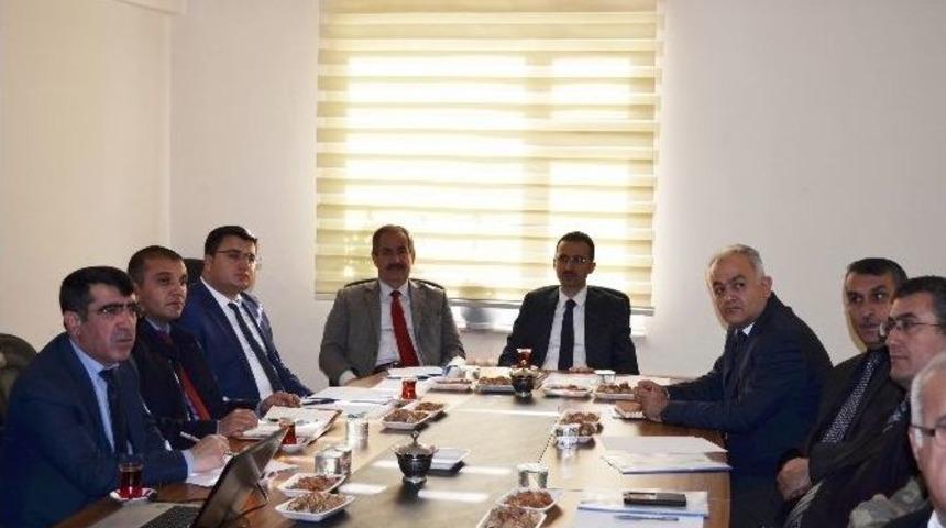 Adilcevaz&rsquo;da Cevizle İlgili Sorunlar G&ouml;r&uuml;ş&uuml;ld&uuml;