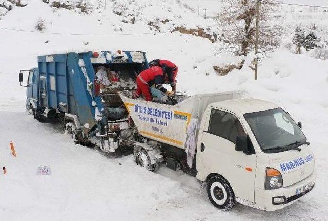 Temizlik İş&ccedil;ilerinin Zorlu Kış Mesaisi 2