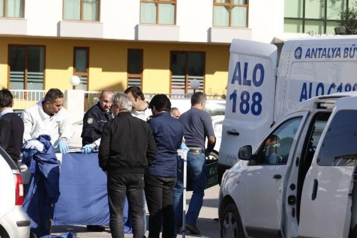 Otomobilinin İ&ccedil;inde İntihar Etti