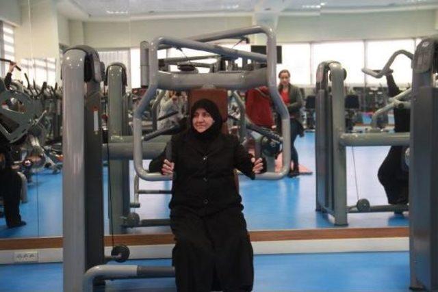 Suriyeli Kadınlar, Fitness Ile Savaş Travmasını Unutuyor