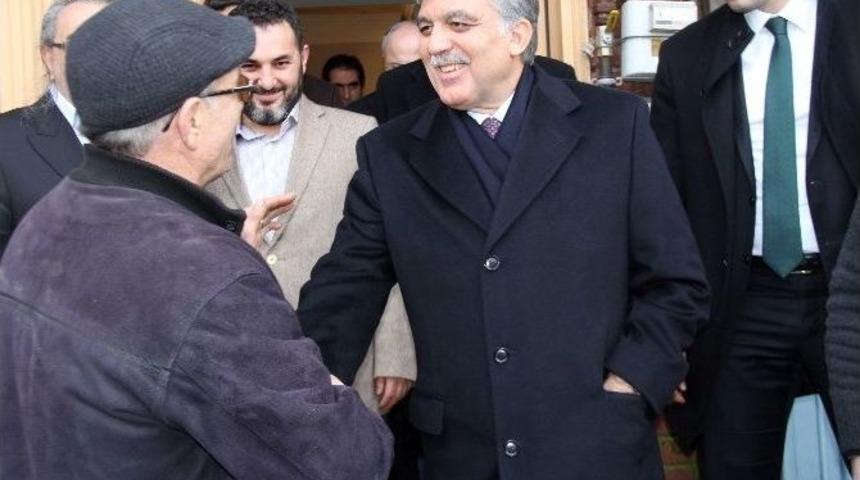 11. Cumhurbaşkanı Abdullah G&uuml;l Hilye-i Şerif Sergisini Ziyaret Etti