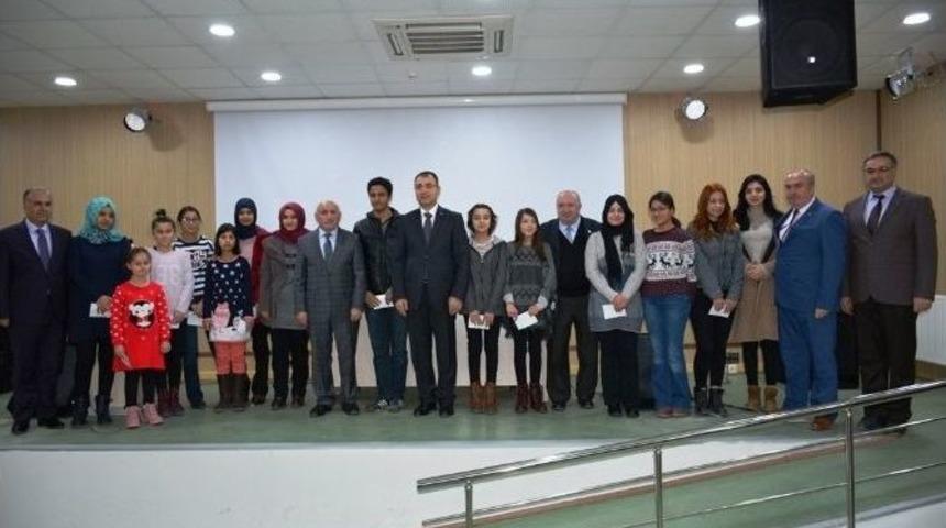 Sevgi Evleri İle Yetiştirme Yurtlarında Kalan &Ouml;ğrenciler &Ouml;d&uuml;llendirildi