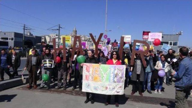 Galata Köprüsü’De ‘Hayır’ Eylemi