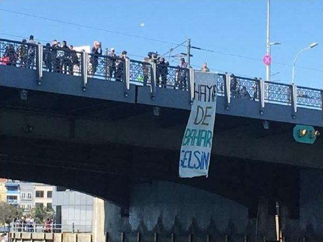 Galata Köprüsü’De ‘Hayır’ Eylemi