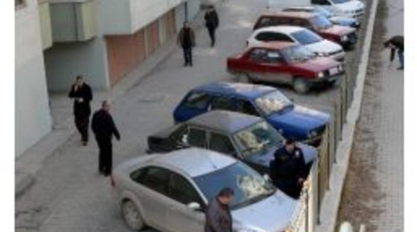 Tartıştığı Kişiyi Bacağından Vurdu