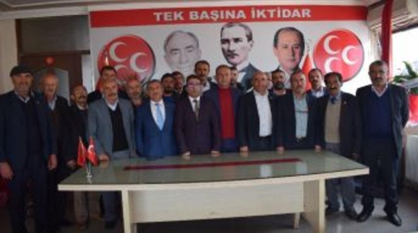 Ak&ccedil;adağ Muhtarlar Derneği Başkanı Ey&uuml;p G&ouml;n&uuml;ltaş&rsquo;tan Mhp&rsquo;ye Ziyaret