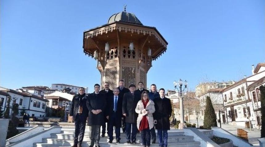 Bosnalı Bakan Hamam&ouml;n&uuml;&rsquo;nde