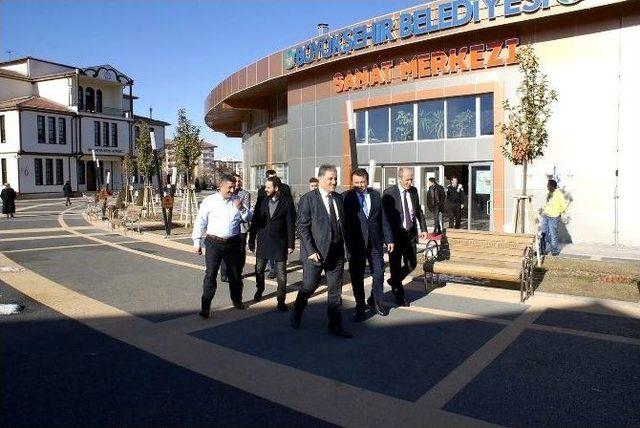 Kahramanmaraş B&uuml;y&uuml;kşehir Belediye Başkanı Erko&ccedil;&rsquo;tan &Ccedil;akır&rsquo;a Ziyaret 1