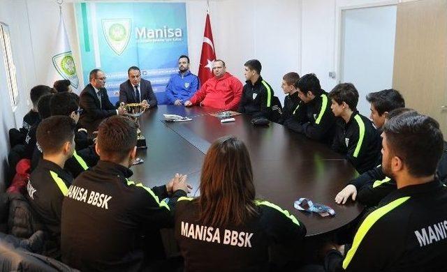 Başarılı Judocular Manisa’da Coşkuyla Karşılandı