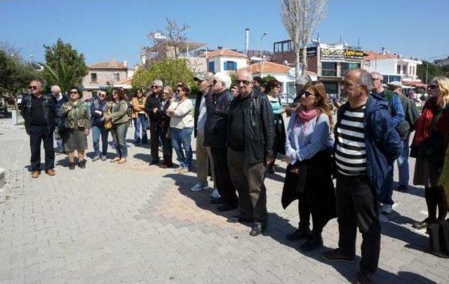 Ayvalık'ta Türsab'a 'booking.com' Protestosu