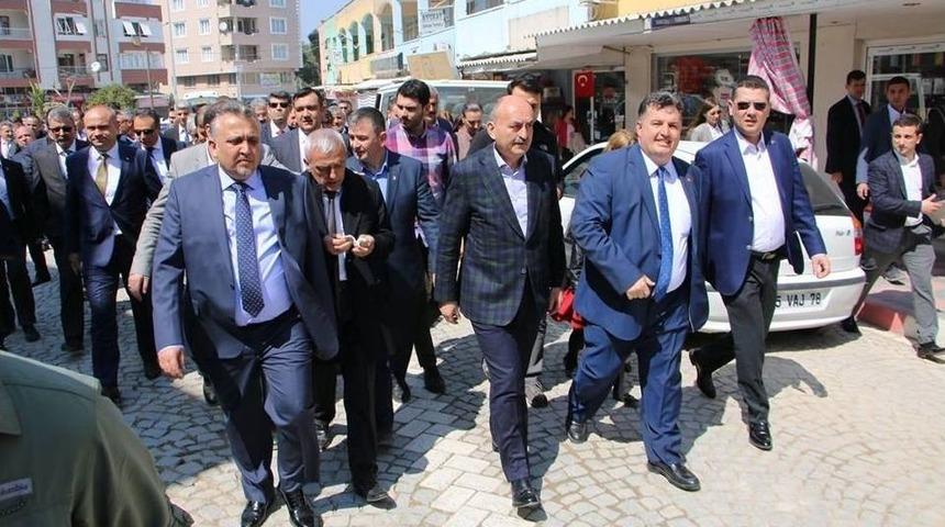 Bakan M&uuml;ezzinoğlu&rsquo;ndan Kınık Ziyareti