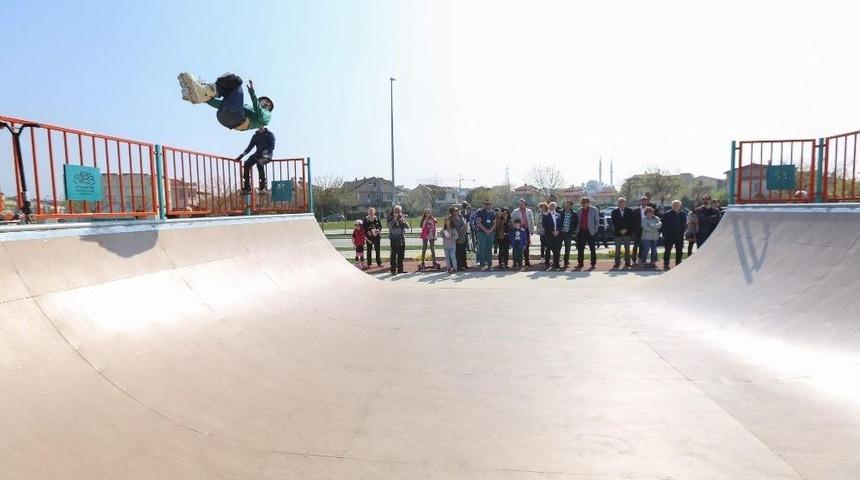 Altınşehir Kaykay Parkı Ve Koşu Yolu Hizmete A&ccedil;ıldı