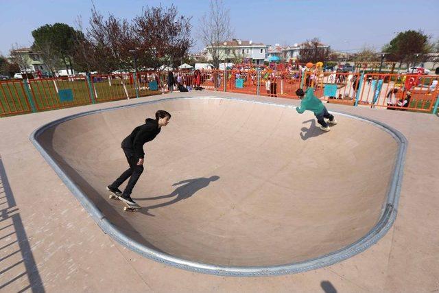 Altınşehir Kaykay Parkı Ve Koşu Yolu Hizmete Açıldı