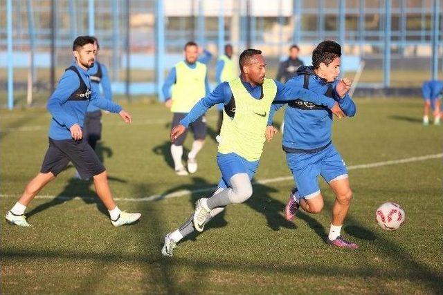 Adana Demirspor’da Keyifler Yerinde