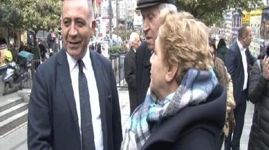 G&uuml;rsel Tekin Kadık&ouml;y'de Beyaz Eşya Satan Esnafı Ziyaret Etti