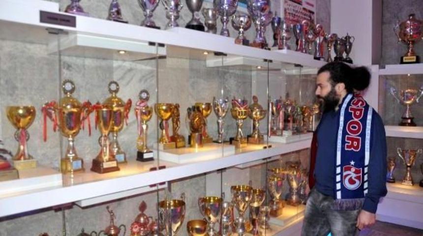 Fenerbah&ccedil;e'nin Kupasını Alıp Ka&ccedil;arken Yakalanan Halit Şahin: Adaletsizliğe Ses Getirmek I&ccedil;in Yaptım