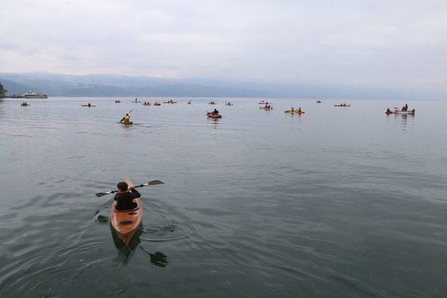 Kanolar İle Göle İznik Yazdılar