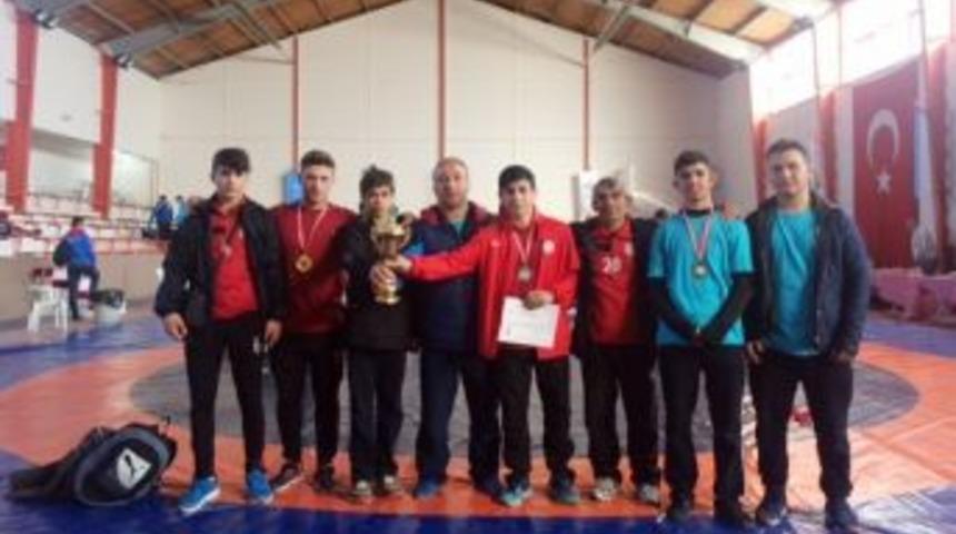 T&uuml;rkiye Yıldızlar G&uuml;reş Şampiyonası&rsquo;na İhlas Koleji Damgasını Vurdu