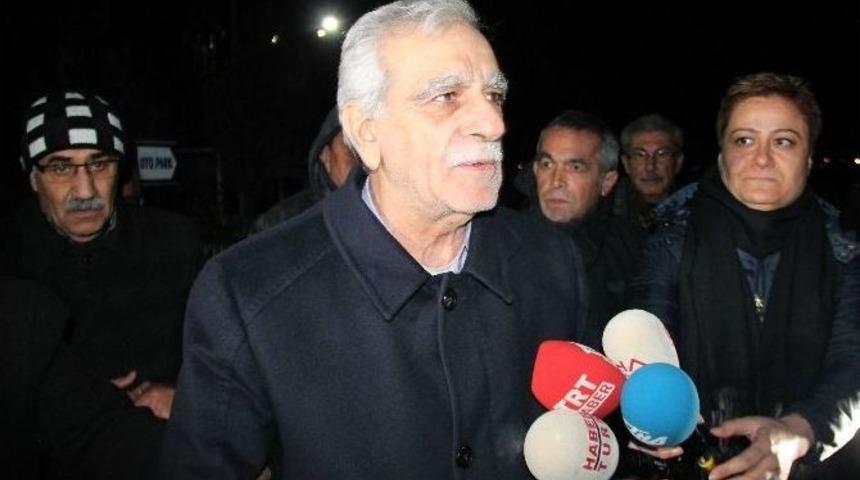 Ahmet T&uuml;rk Cezaevinden &Ccedil;ıktı