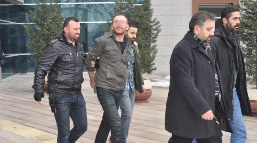 &Uuml;zerinden Suikast Silahı &Ccedil;ıkan Saldırgan Tutuklandı