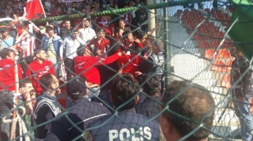 Bilecikspor'un Şampiyon Olduğu Ma&ccedil;ta Kavga