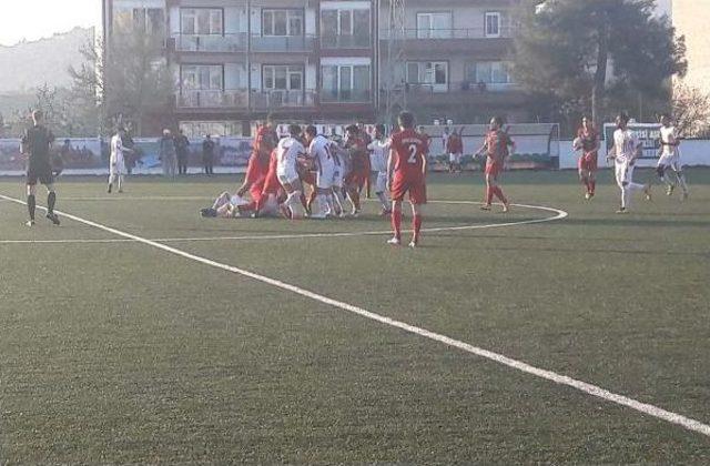 Bilecikspor'un Şampiyon Olduğu Maçta Kavga