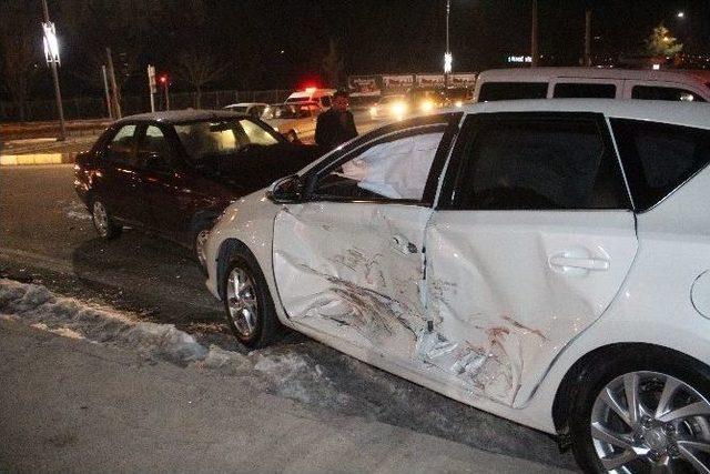 Elazığ&rsquo;da Trafik Kazası: 5 Yaralı 1