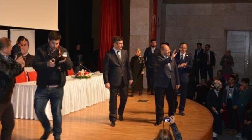 Sağlık Bakanı Recep Akdağ Şile'de Gen&ccedil;lerle Bir Araya Geldi