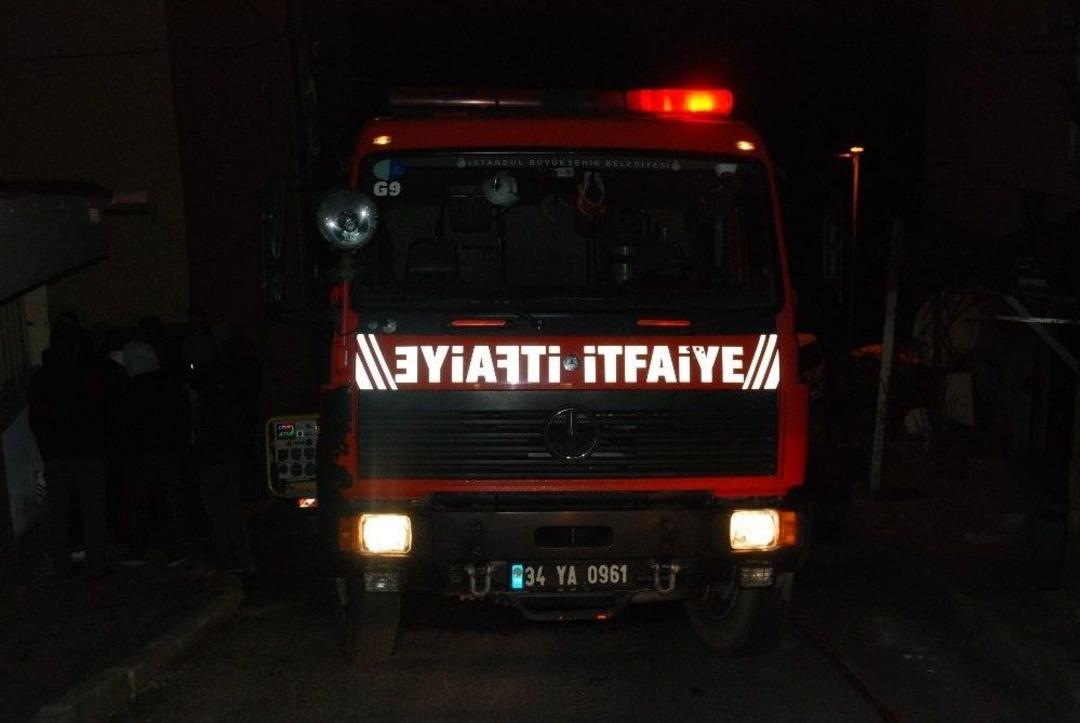 Sarıyer&rsquo;de Gecekondu Yangını Yaşlı &Ccedil;ifti Ayırdı