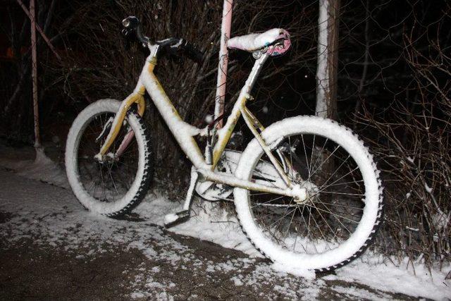 Erzurum&rsquo;a Nisan Karı 1