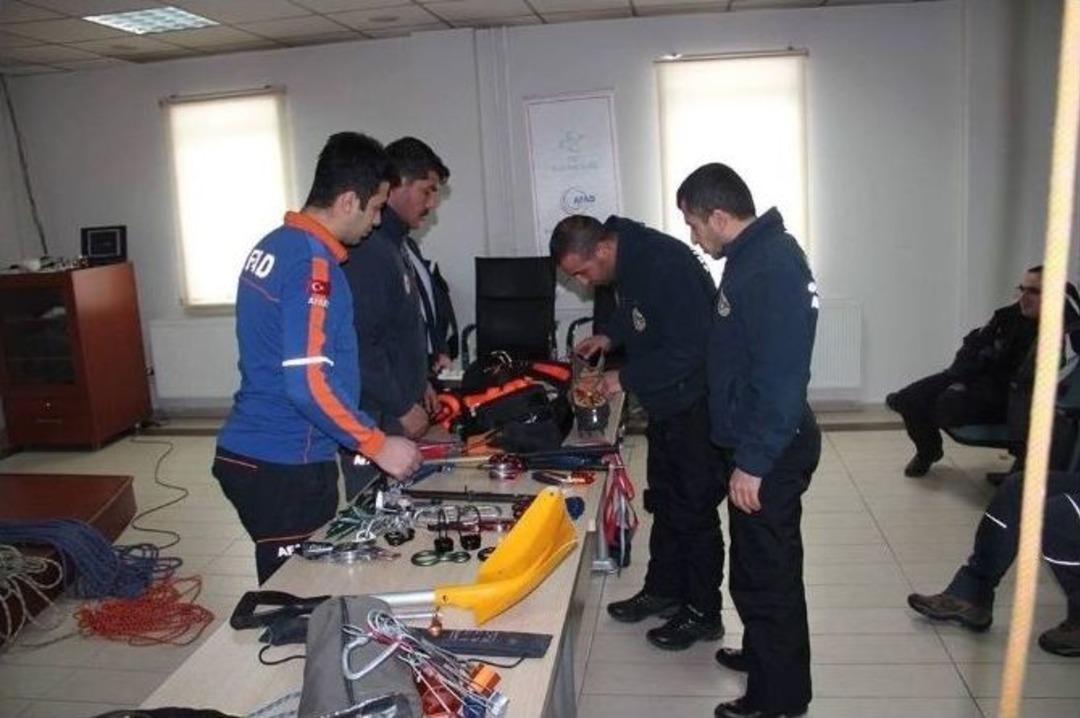 Afad&rsquo;ın Hizmeti&ccedil;i Eğitimleri Devam Ediyor