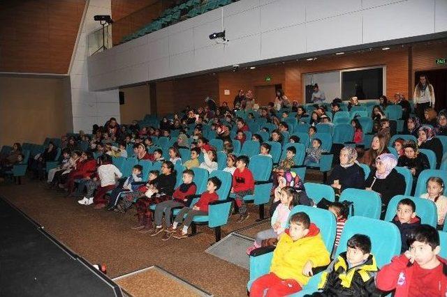 Başkan Bakıcı’nın Çocuklarla Sinema Keyfi 1