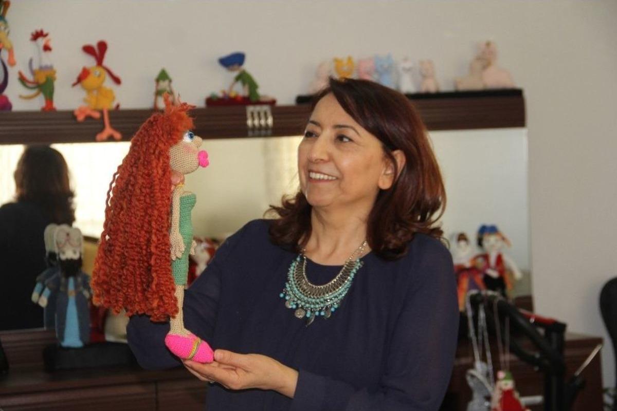 Oğlu İ&ccedil;in Başladı, Şimdi D&uuml;nyaya Bez Bebek &Ouml;r&uuml;yor