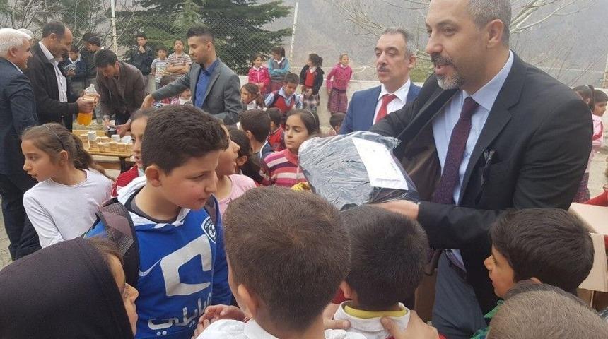 İstanbul&rsquo;dan Sincik&rsquo;e Kardeşlik Eli Uzandı