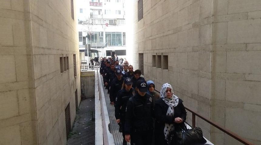 Fet&ouml;&rsquo;c&uuml; &Ouml;ğretmenler Adliyeye Sevk Edildi