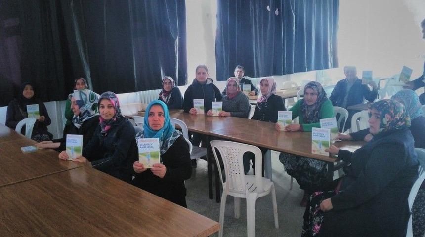 Pazarlar&rsquo;da Veliler Okuyor