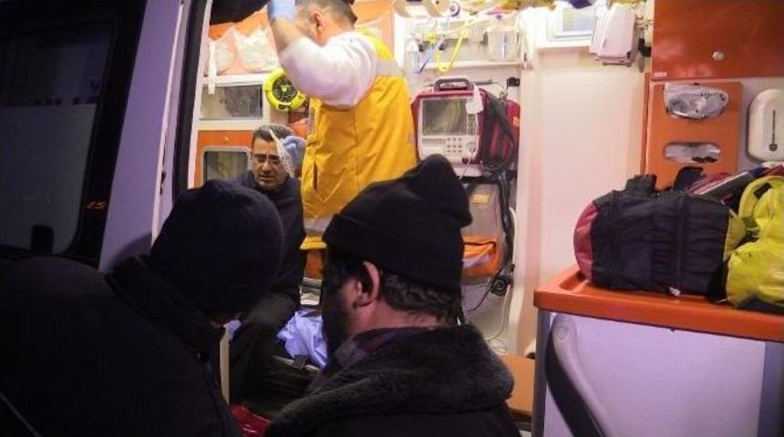 Otob&uuml;s Şof&ouml;r&uuml;n&uuml; Bı&ccedil;aklayan Şahıs Ayakkabısız Ka&ccedil;tı