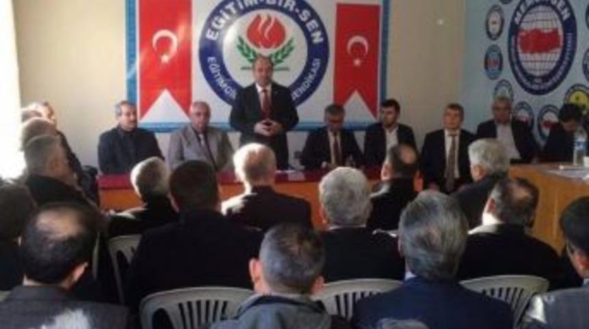 Durmuşoğlu Referandum İ&ccedil;in Sahaya İndi