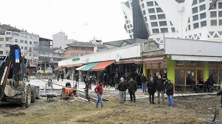 Ak&ccedil;akoca Merkez Cami G&uuml;zelleştirme Projesi İlerliyor